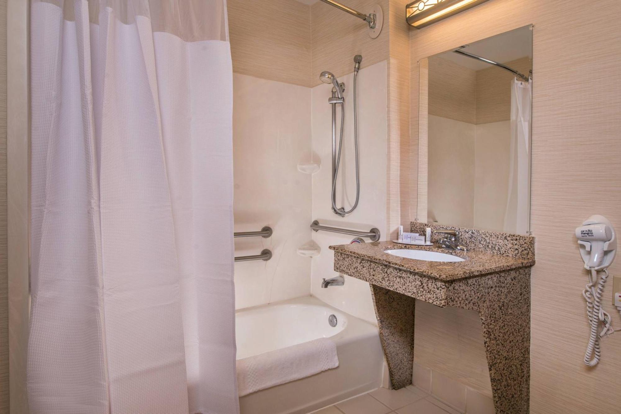 Fairfield Inn Dulles Airport Шантили Екстериор снимка