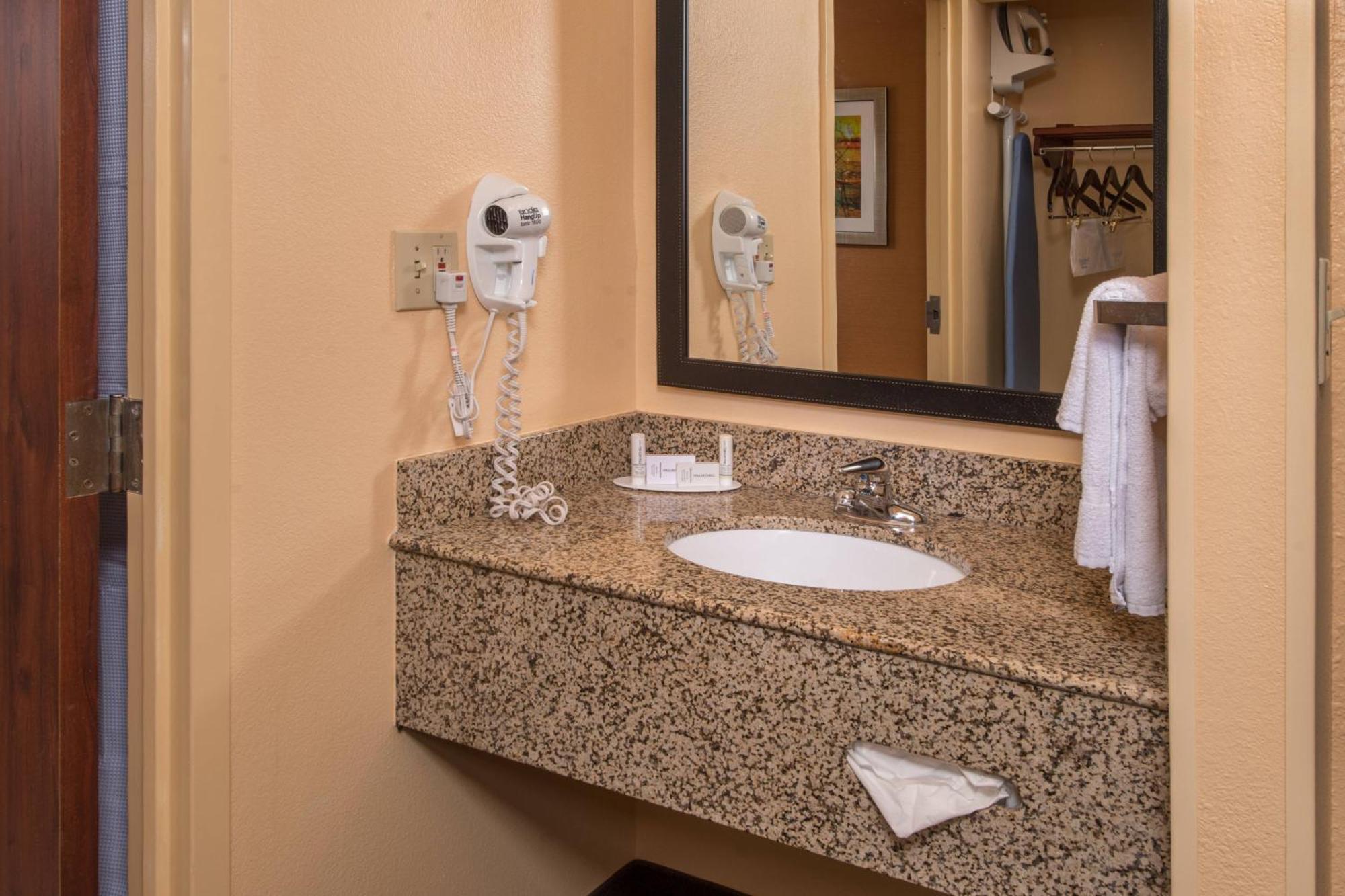 Fairfield Inn Dulles Airport Шантили Екстериор снимка